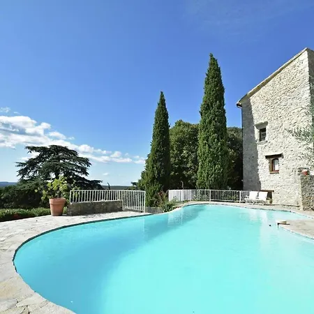 4 Dans Chateau Viols-le-Fort